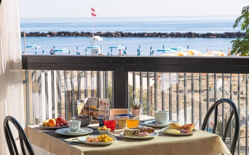 Hotel Continental Bellaria-Igea Marina Dış mekan fotoğraf